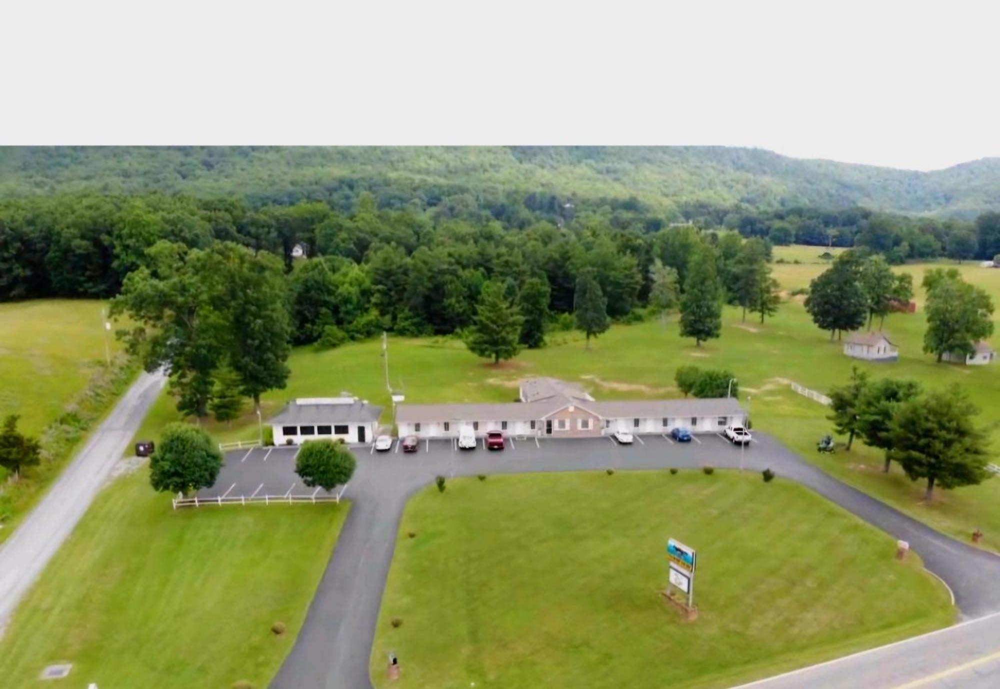 Fox Mountain Inn Max Meadows Exterior photo